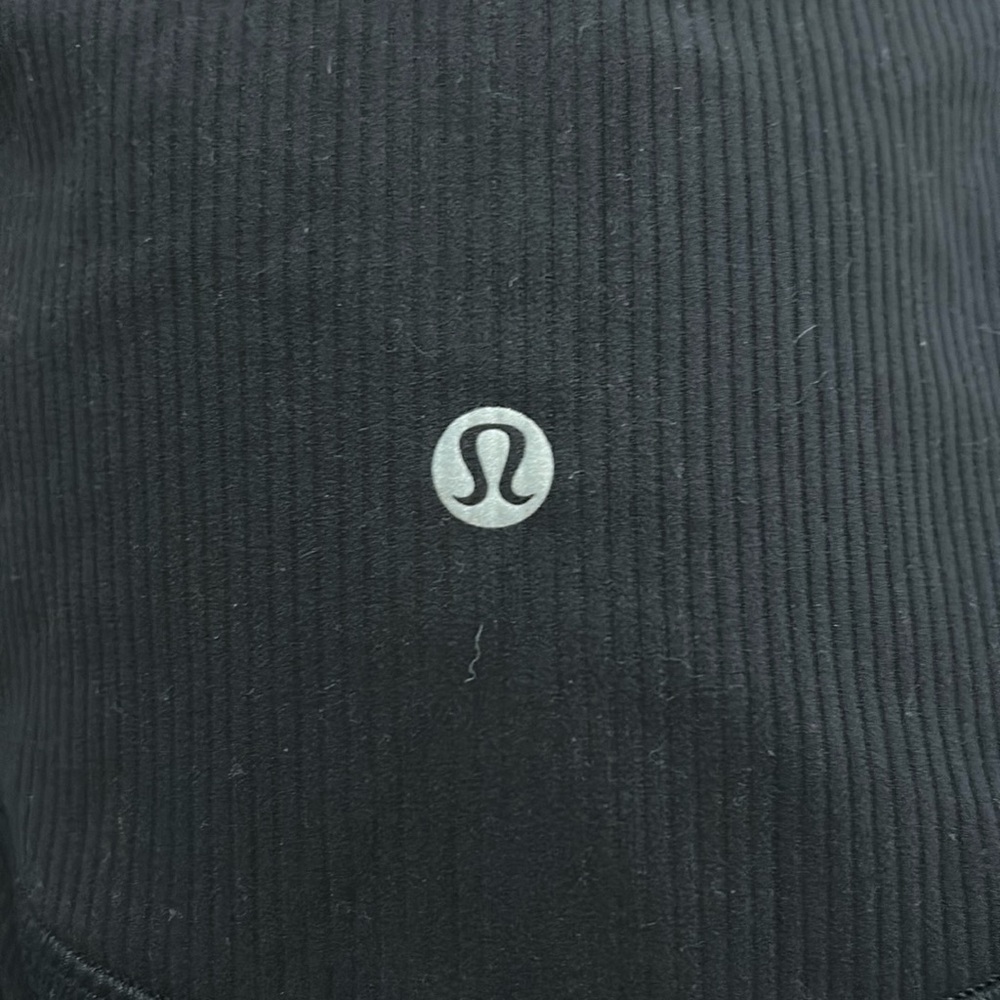 Size 6 Black LuLuLemon leggings NWOT